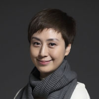 史依弘