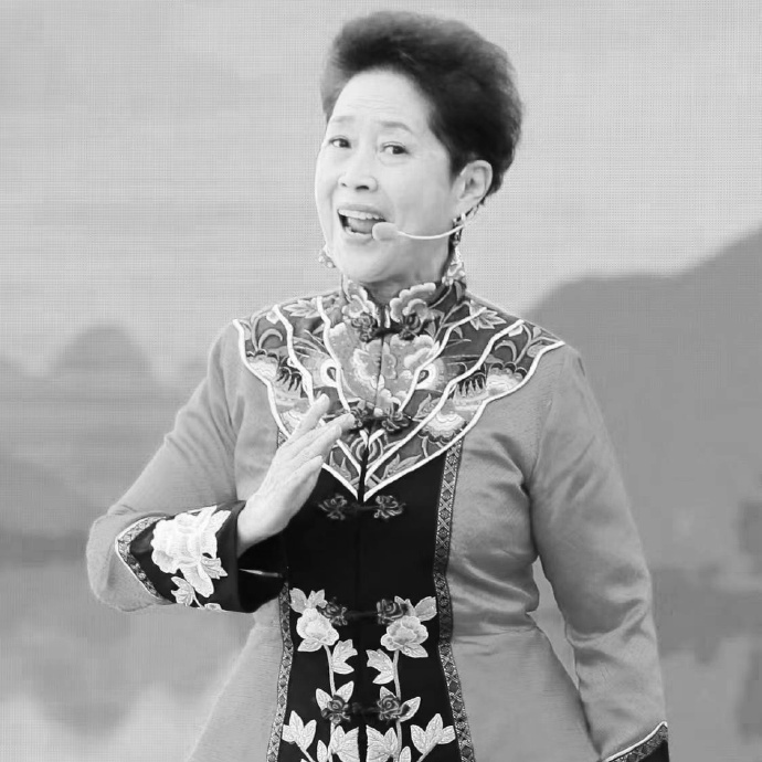 黄婉秋