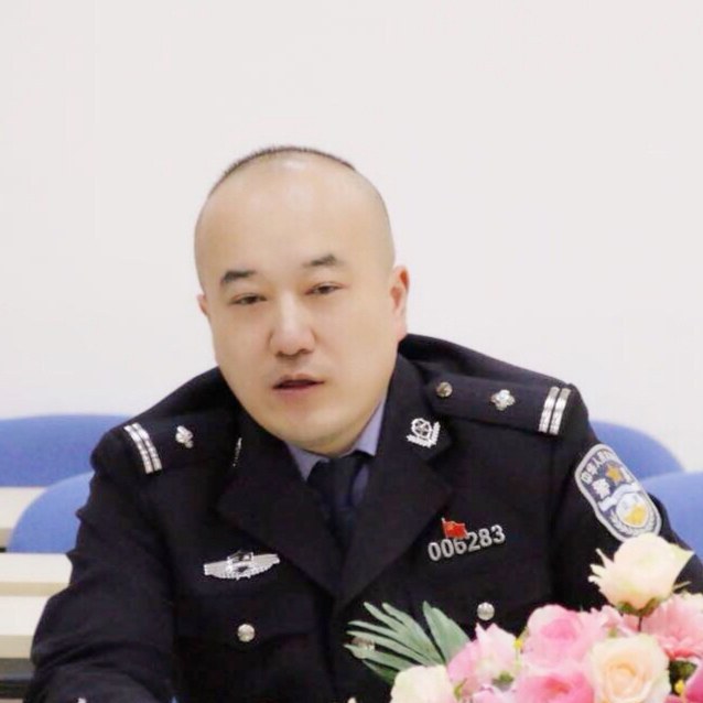 管彦杰