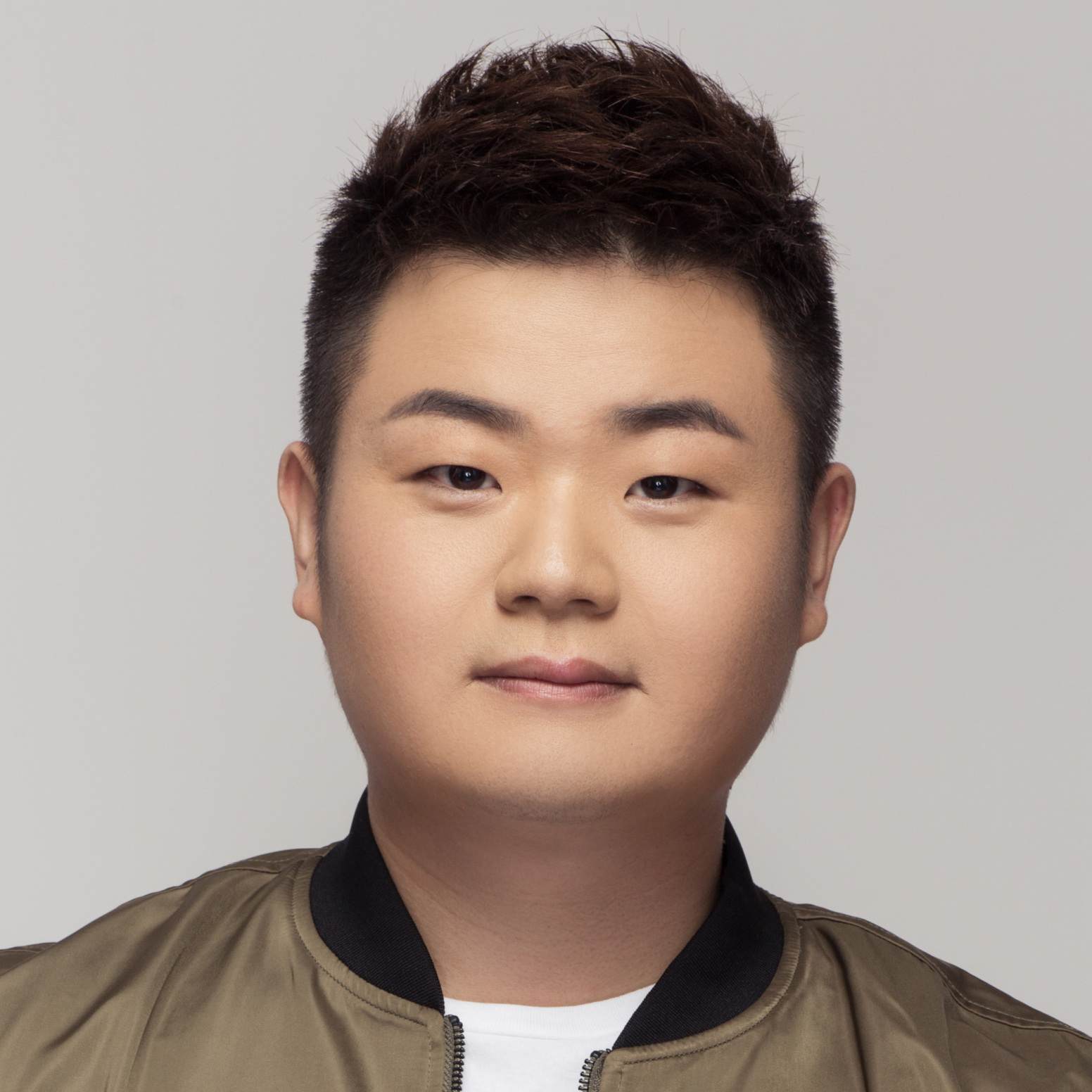 柏智杰