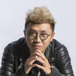 阚犇犇