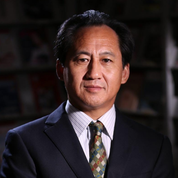 衣向东