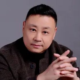 周岳龙