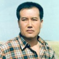 关新伟