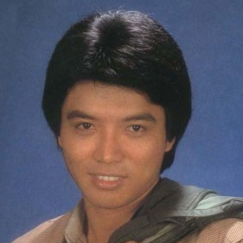 张佩华