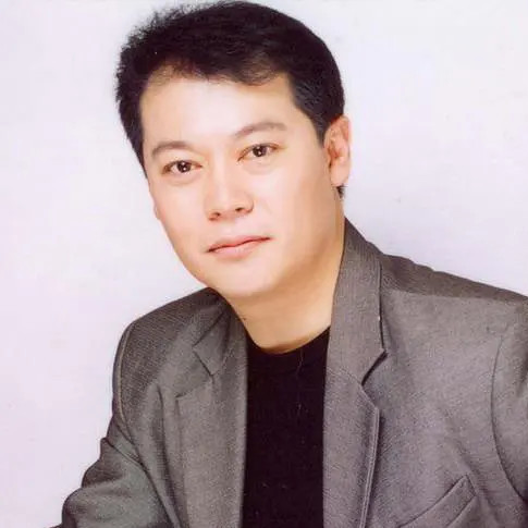 高大伟