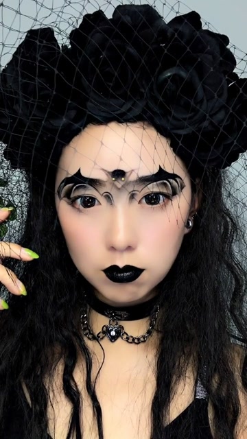 小恶魔妆教程.这个答应谁的妆容.