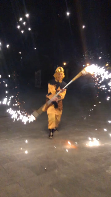 猴哥玩烟花金箍棒