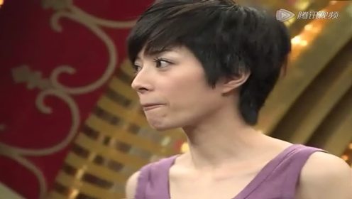 甄妮演唱会内衣扔_甄妮性感演唱会