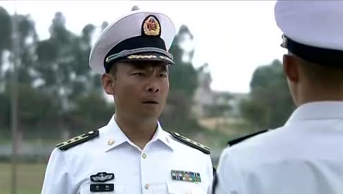 《火蓝刀锋》选段:向羽手臂负伤退伍!激昂高唱军歌