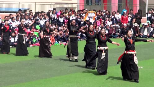 尖扎县民族中学锅庄舞