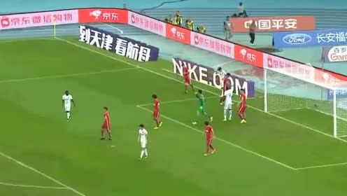 中超:杨善平防守时自己差点把自己给拌倒,让人心惊肉跳!