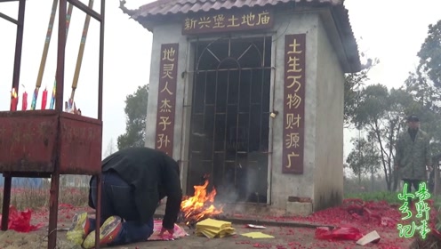 佛山万人行灯地赏花灯!热闹到晚上!