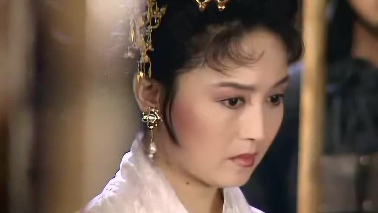 三国演义:邹氏登场,国色天香不输貂蝉,连曹老板都动心