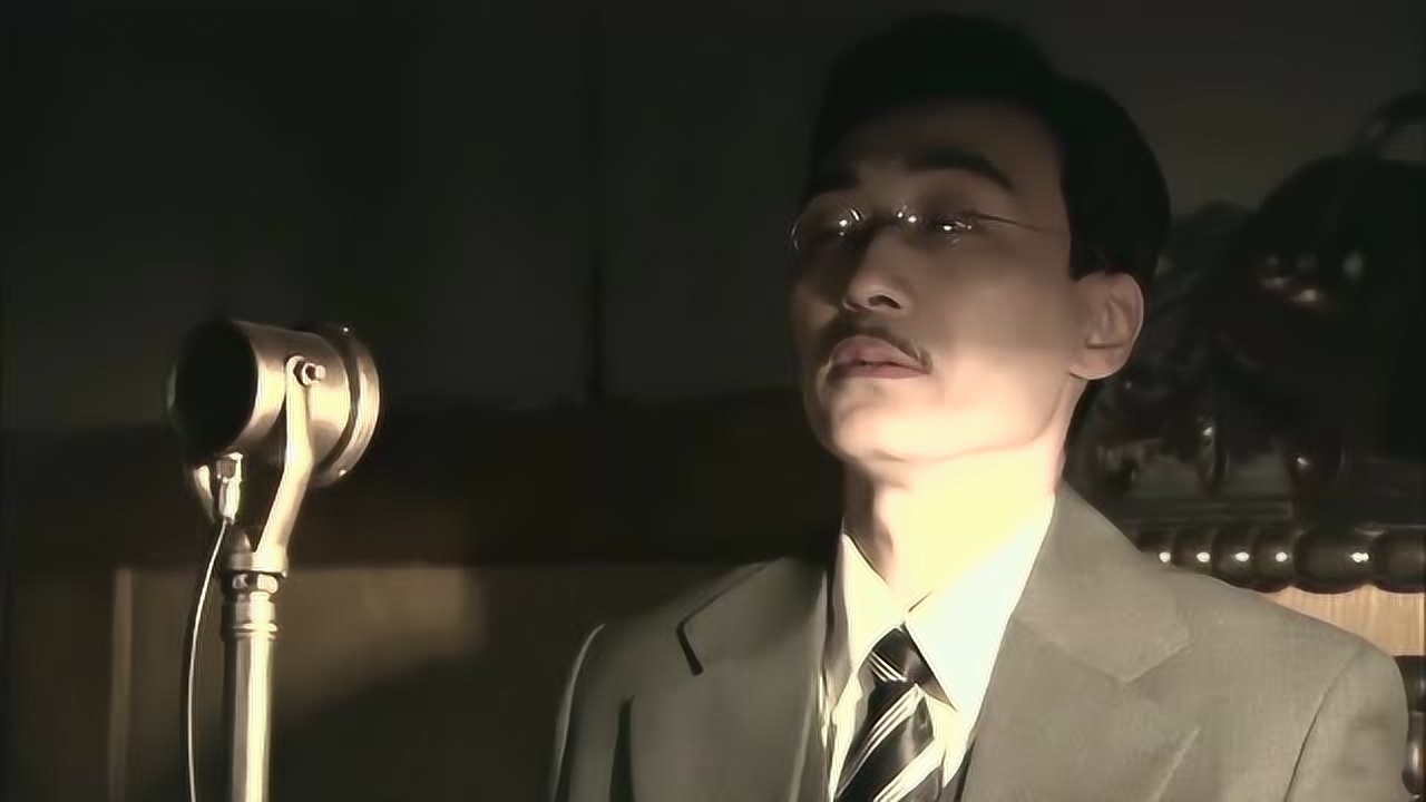 东方战场:日本无条件投降,裕仁天皇开始录制投降公告,听哭众人