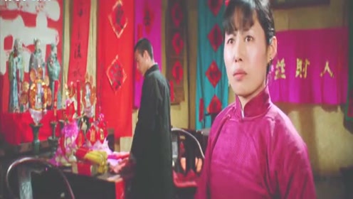 骆驼祥子》斯琴高娃演绎的虎妞大胆泼辣,堪称经典
