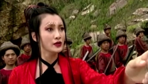 谁料到小伙练成一身绝世内力,硬接红花鬼母三掌,直接把对方震飞