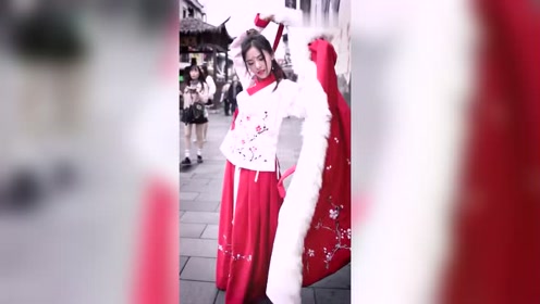 蒋雨晴穿汉服自拍