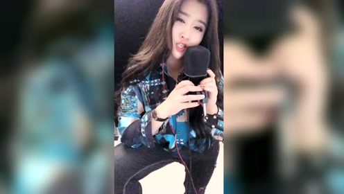 美女k歌霸气侧漏