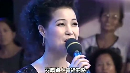 李双江梦鸽珠联璧合唱《双脚踏上幸福路》余音绕梁,简直太好听了!