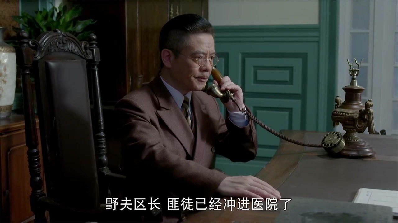 《刀尖》李灵带人杀进医院,为主力争取时间,要一举捣毁病毒实验室