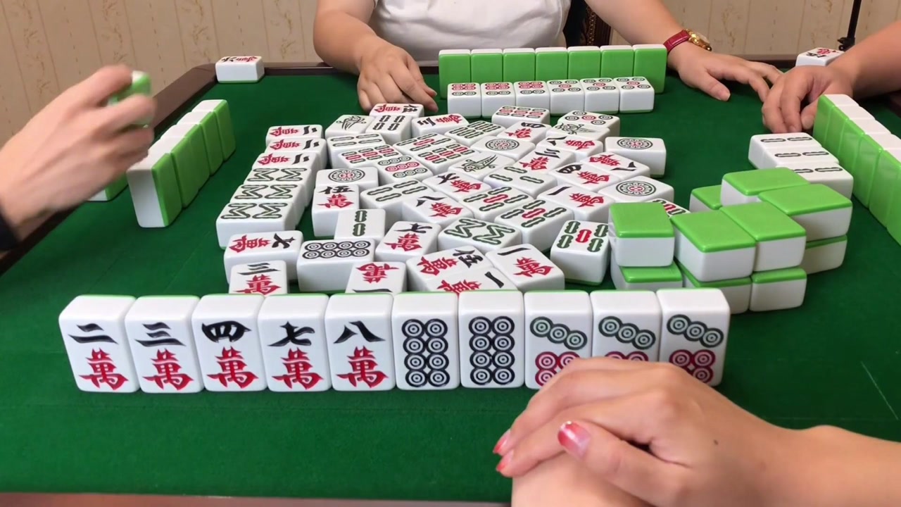 四川麻将:摸到杠牌不下雨,直接拿下没问题