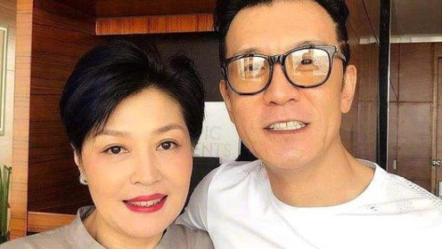 "算命大师"给秦岚看面相说的头头是道,秦岚一回应大师