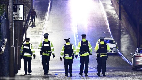 北爱尔兰国庆当日发生踩踏事件造成2死多伤现场青年人居多 0318网罗天下 腾讯视频