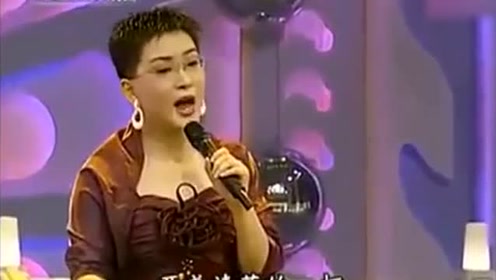 王珮瑜早期穿裙子女装演唱苏州评弹,瑜老板的"黑历史"