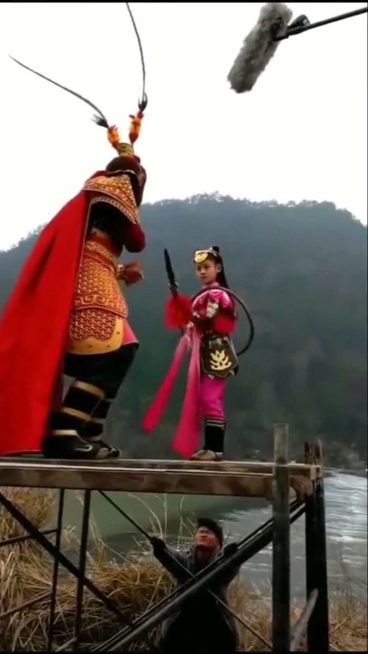 哪吒大战孙悟空,看完才发现,哪吒是小女孩演的!