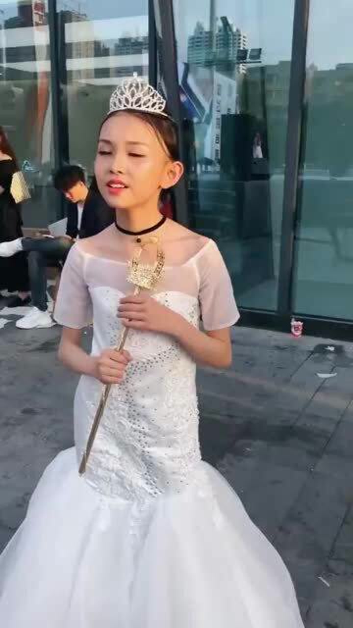 听说这童模宋小睿才10岁身高就快1米6了这气质我真是服了