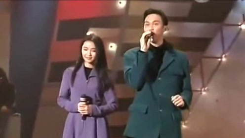 她长相甜美,以一首歌爆红,曾与张智霖是金童玉女,今49岁过成这样