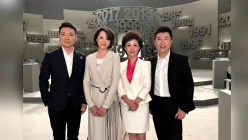 央视四大名嘴罕见合照,董卿瘦了很多,海霞暴露了身高