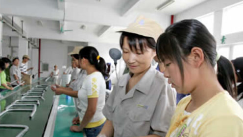 为什么现在的学生不打暑假工?毕业学生说出真实原因:无奈却现实