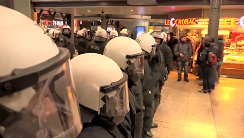 防暴警察世界杯 腾讯视频