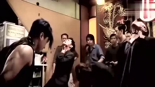 吴京演黑社会太嚣张了,完全不把对手放在眼里,真是霸气侧漏!