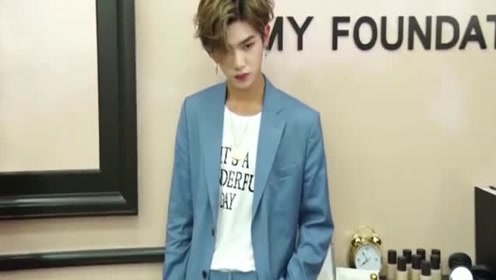 justin黄明昊:可爱的大人 懂事的小孩