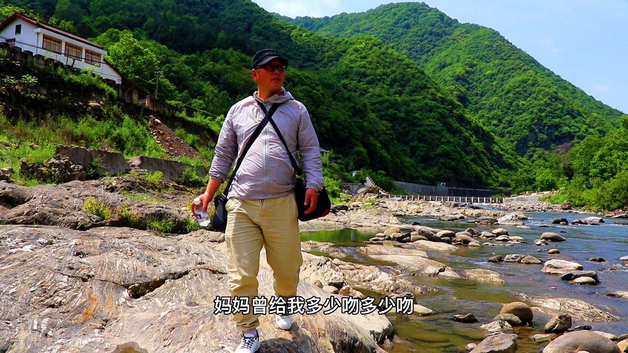 秦岭大山深沟里,山也清水也绿,处处都是好风景