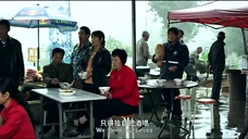 高手在民间,大叔虽说是个烤羊肉串的,但是唱歌唱得真挺好!