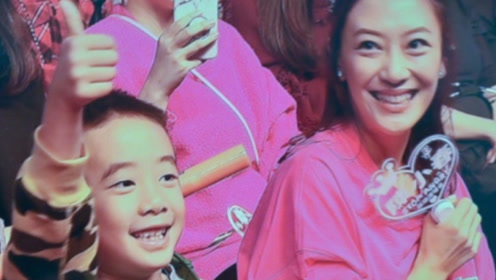陈小春演唱会宣布应采儿怀二胎:性别还不知道感谢老婆