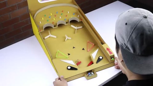 孩子整天玩手机游戏?小伙教你做这个玩具,动手动脑太智慧了
