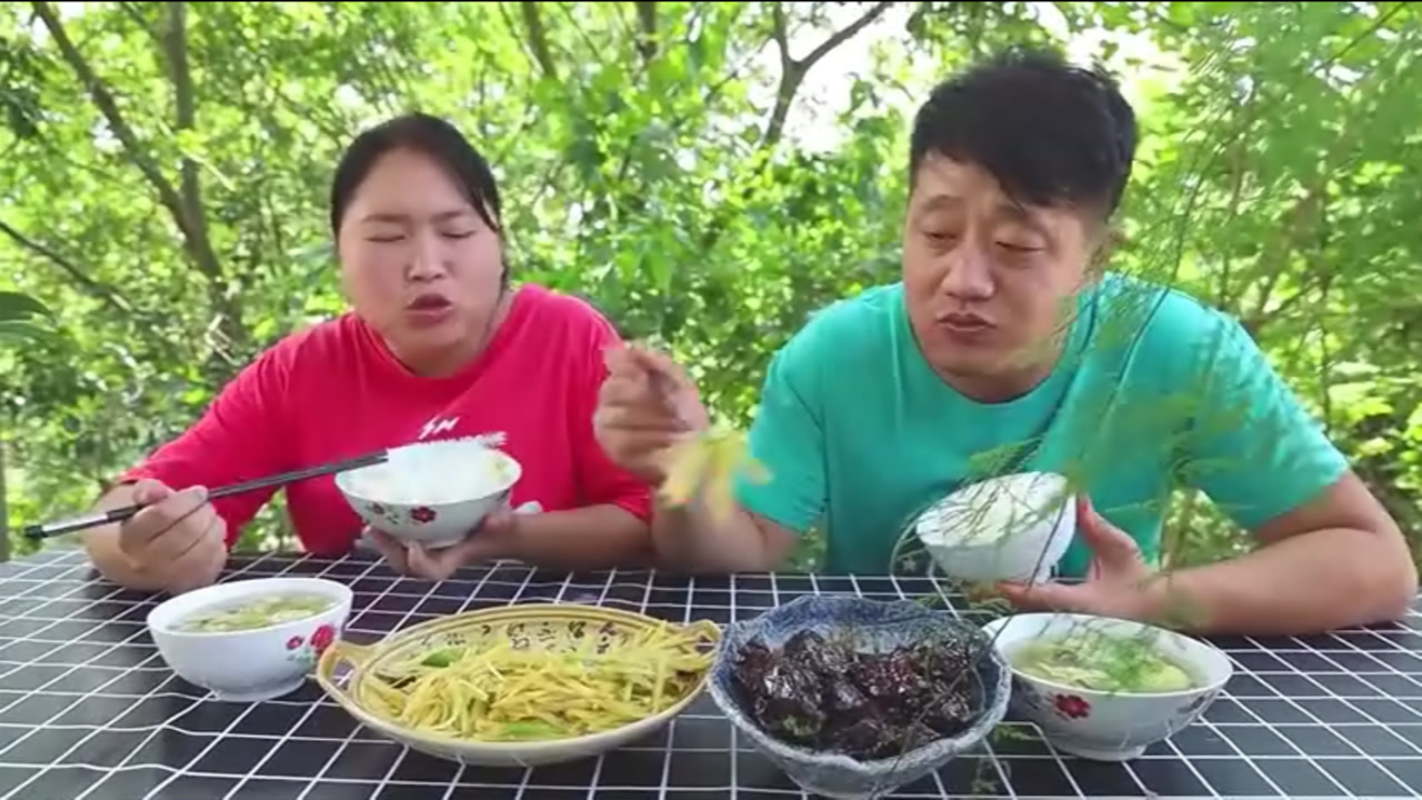 大洋做了啥事?胖妹做红烧肉当奖励,肉软烂不肥腻,吃起来太香了