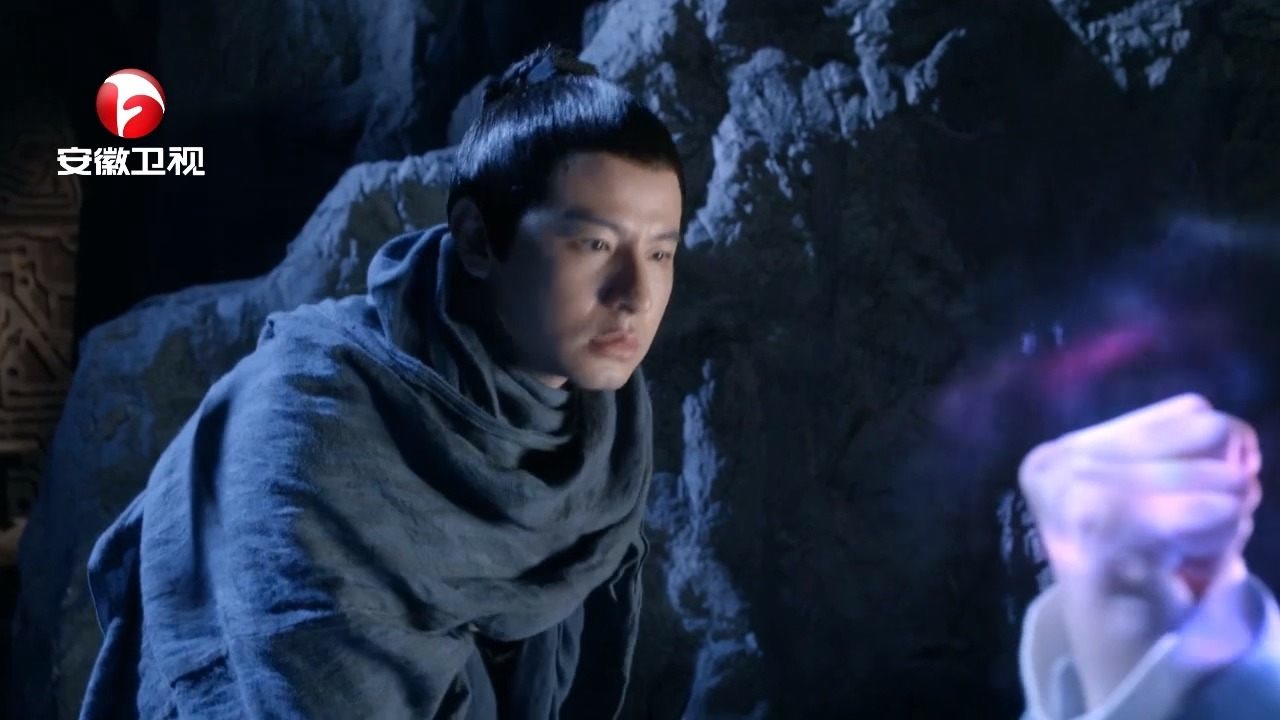 花千骨:东华上仙杀了东方彧卿父亲,为了赎罪,留在异朽阁二十年