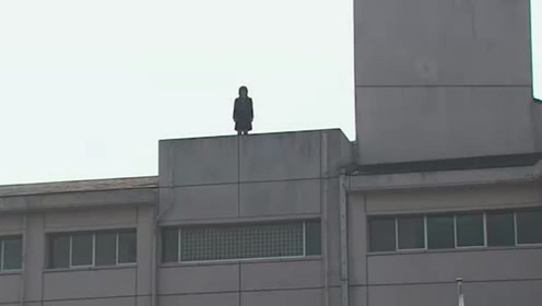 学校天台出现一女生,跳楼后,却怎么都找不到尸体
