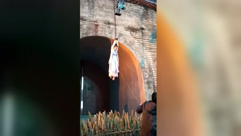 女烈受刑 腾讯视频