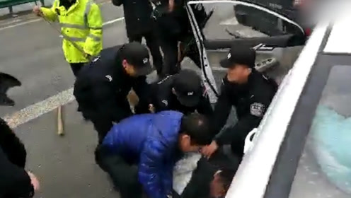 警察伤人热享 腾讯视频