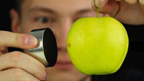 当世界上磁性最强的磁铁靠近苹果,眼前的现象太有趣!