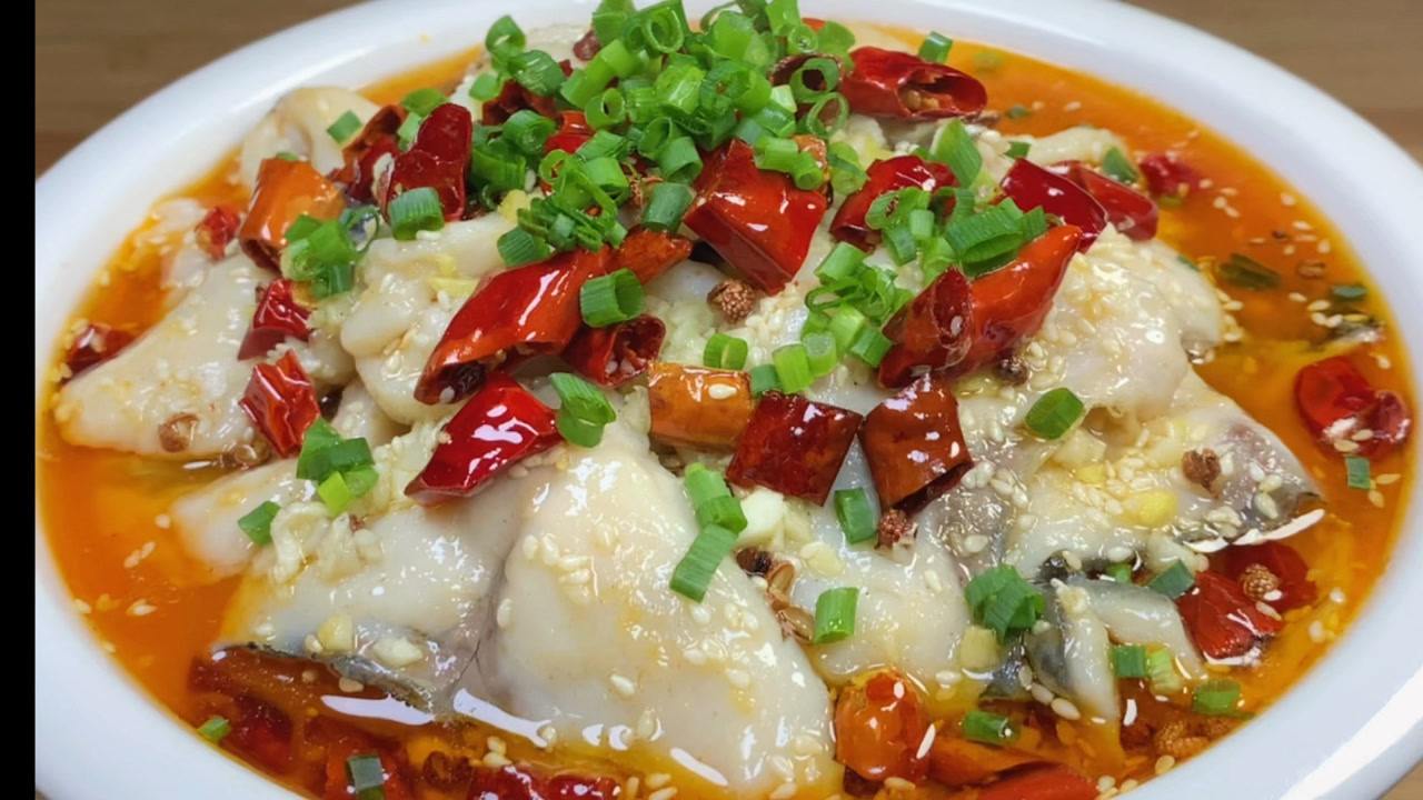 水煮鱼不要再去外面吃了,在家轻松搞定,麻辣鲜香,鱼片滑嫩好吃