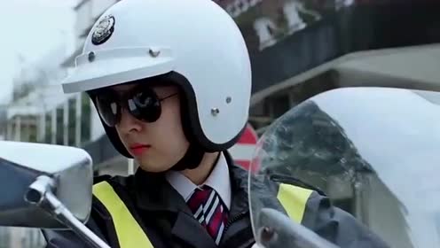 成龙和周星驰都演过交警,星爷幽默搞笑!