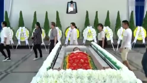 潮汕笑星"个银两粒"追悼会现场 赵曙光夏雨来等众多明星前来悼念!